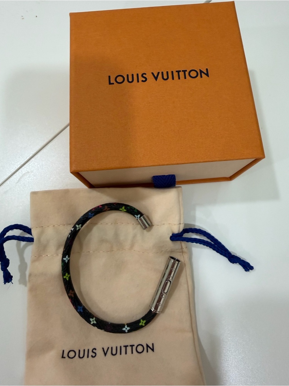Louis Vuitton x Takashi Murakami
LV Confidential Bracelet - Picture 10 of 11